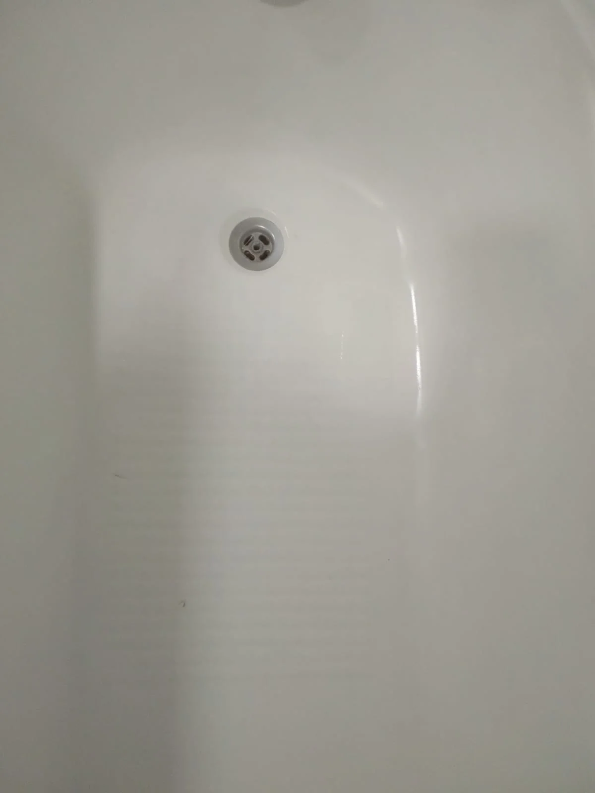 Home 9 After Crack Repair and Reglazing by Al Bareeq Technical Services